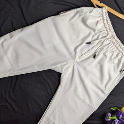 Alternative view of White Pajama